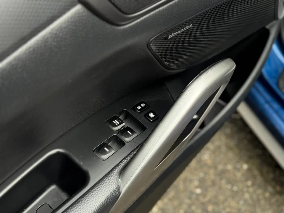 2017 Hyundai Veloster - Image 12 of 17