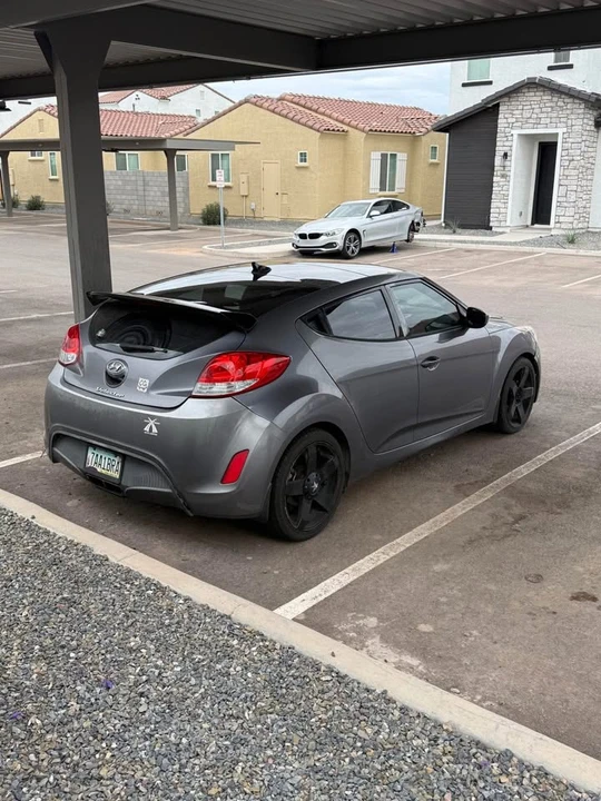 2017 Hyundai Veloster - Image 2 of 10
