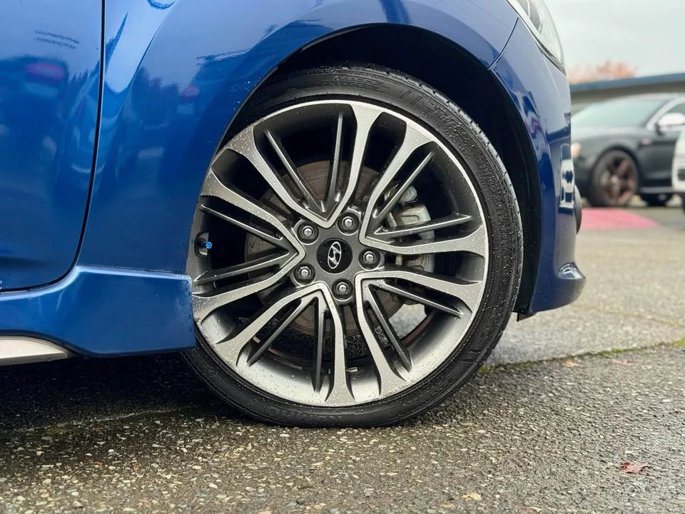2017 Hyundai Veloster - Image 4 of 17