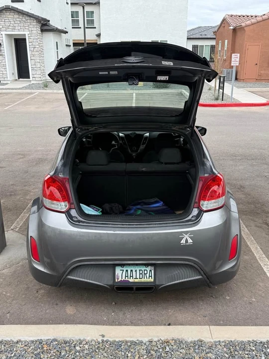 2017 Hyundai Veloster - Image 4 of 10