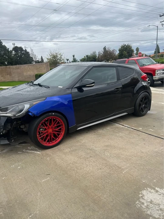 2017 Hyundai Veloster - Image 2 of 7