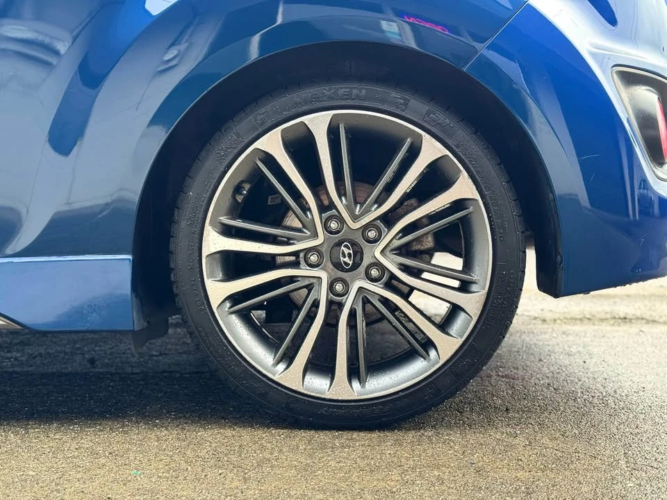 2017 Hyundai Veloster - Image 3 of 17