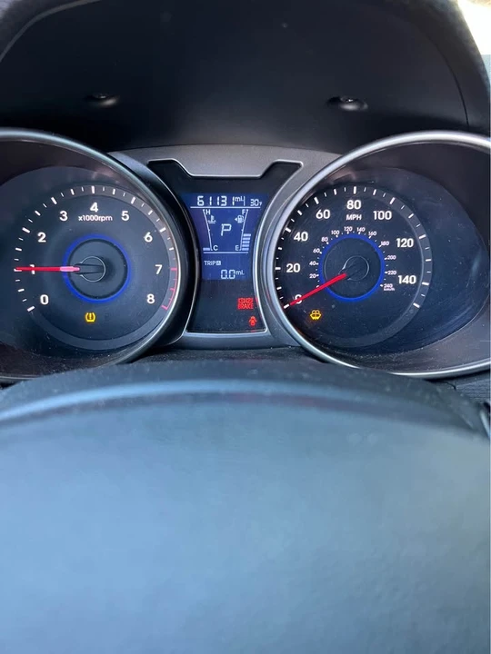 2017 Hyundai Veloster - Image 2 of 5