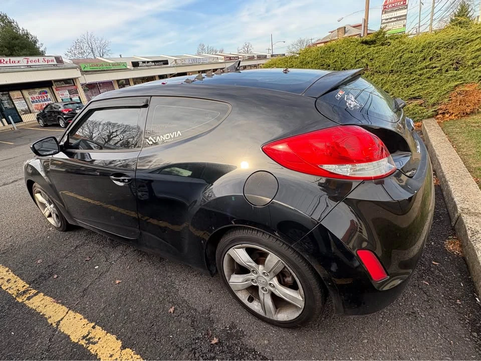 2017 Hyundai Veloster - Image 3 of 8