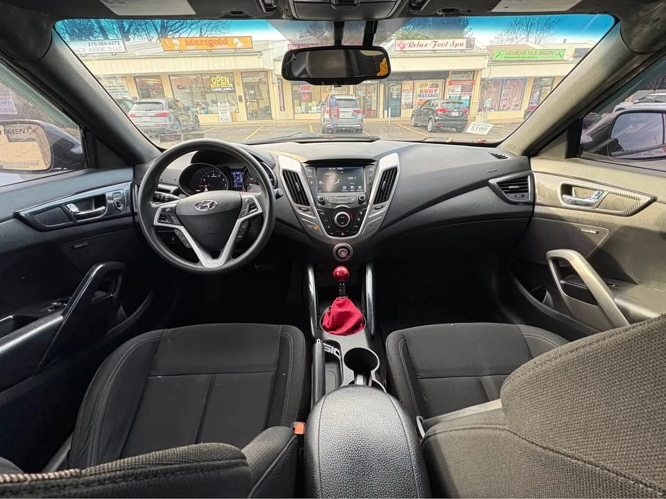 2017 Hyundai Veloster - Image 5 of 8