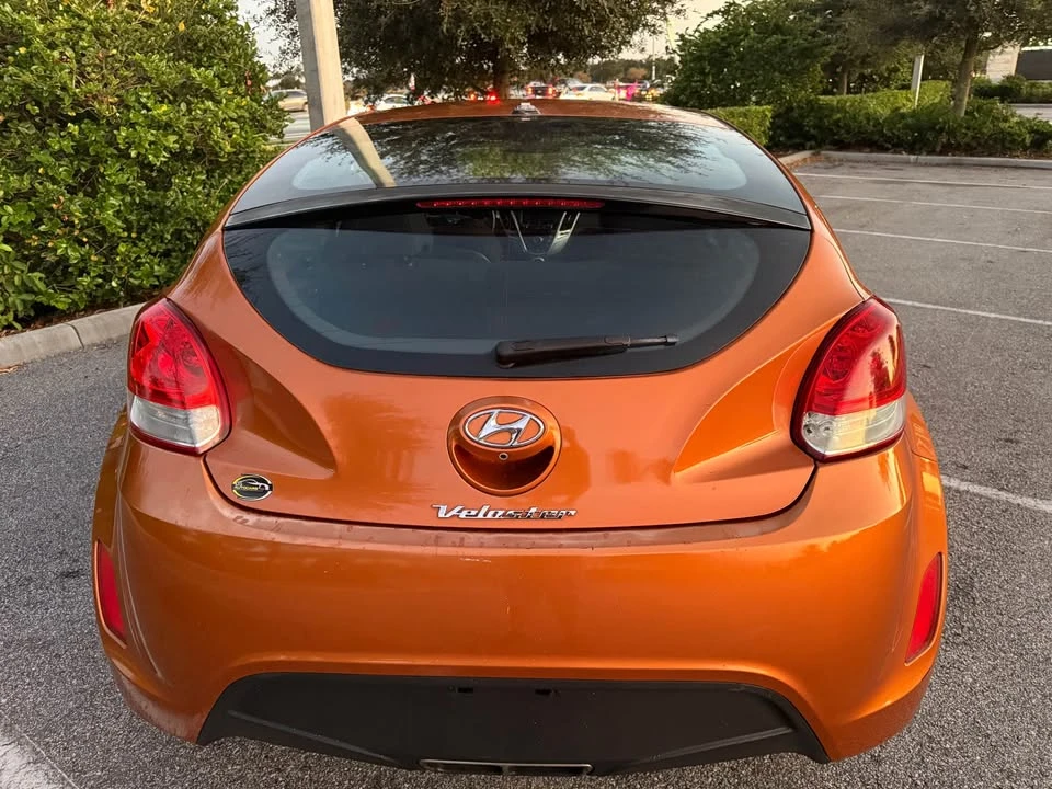 2017 Hyundai Veloster - Image 6 of 18