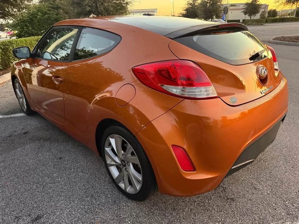 2017 Hyundai Veloster - Image 4 of 18