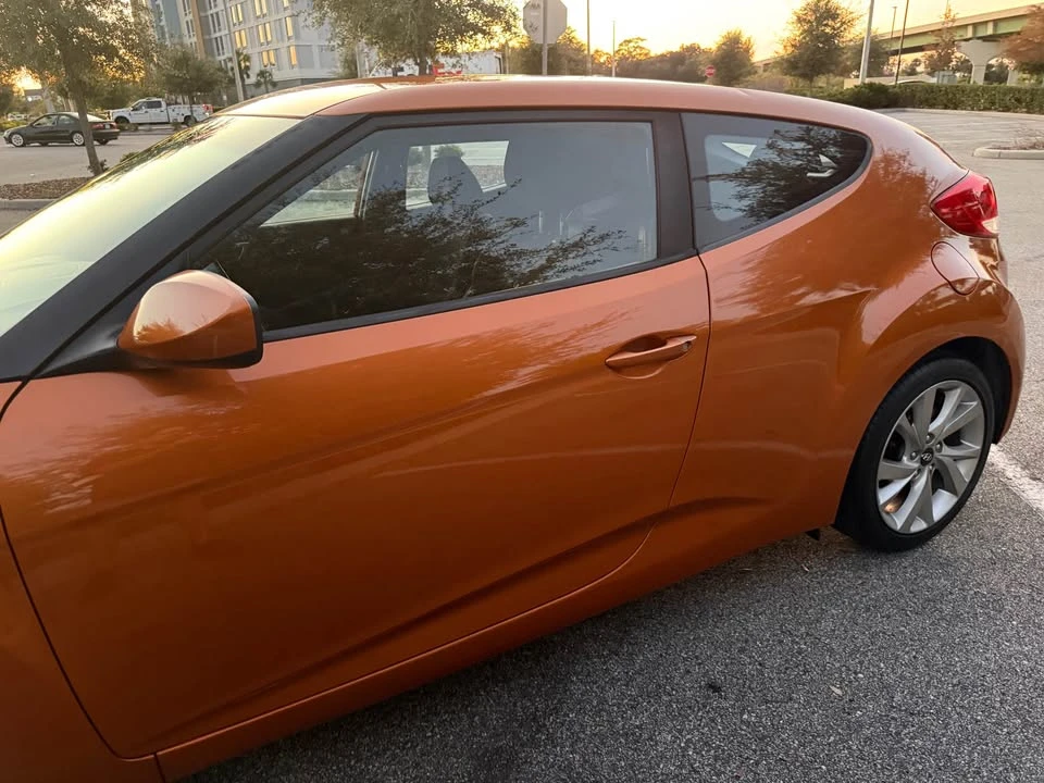 2017 Hyundai Veloster - Image 8 of 18