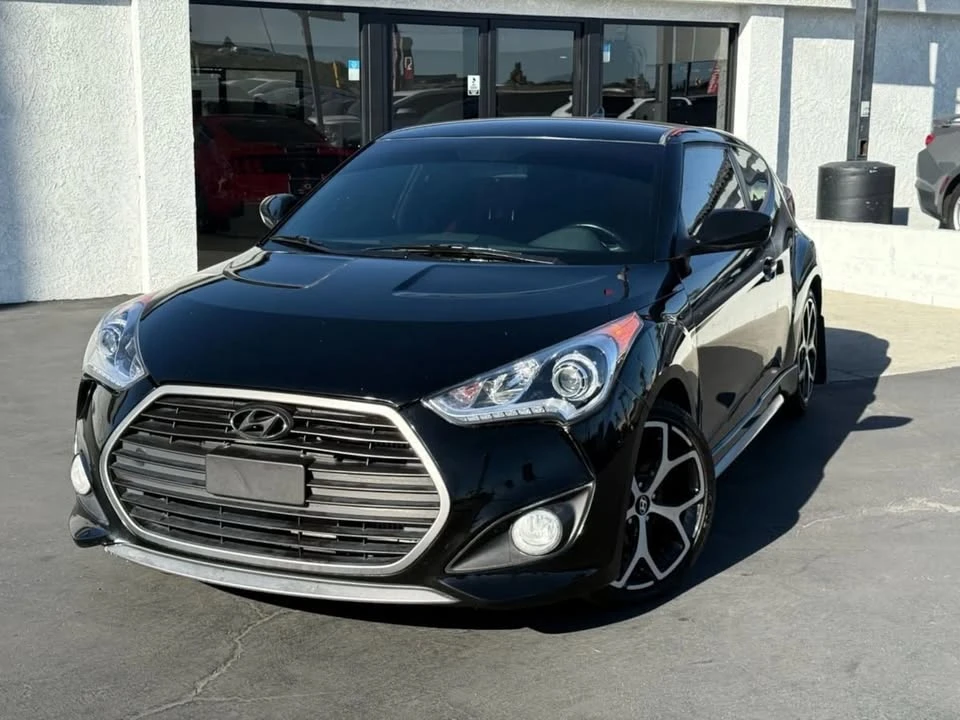 2017 Hyundai Veloster - Image 2 of 20