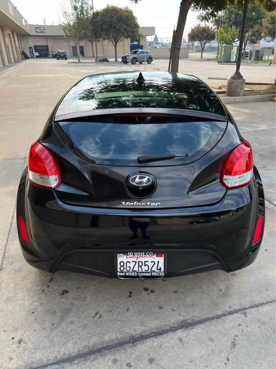 2017 Hyundai Veloster - Image 15 of 15