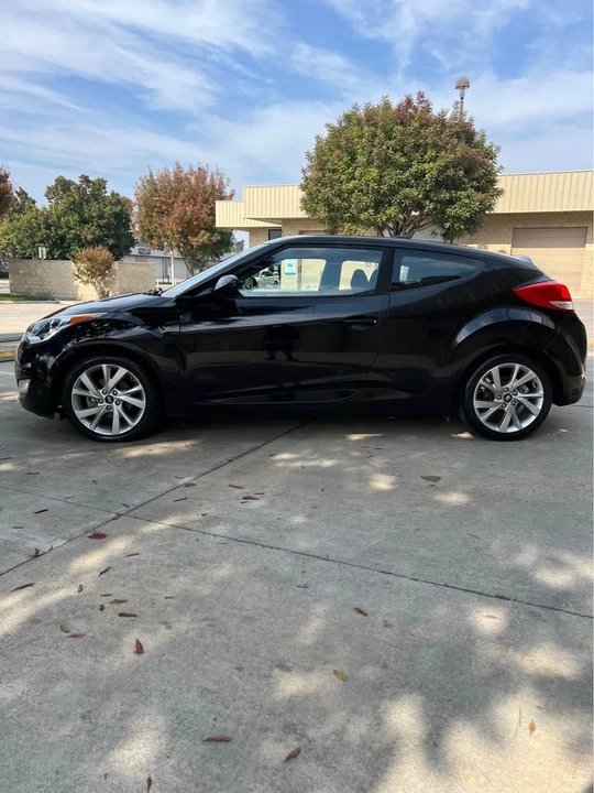 2017 Hyundai Veloster - Image 3 of 15