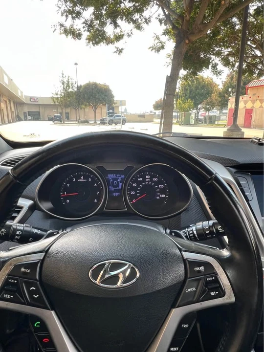 2017 Hyundai Veloster - Image 12 of 15