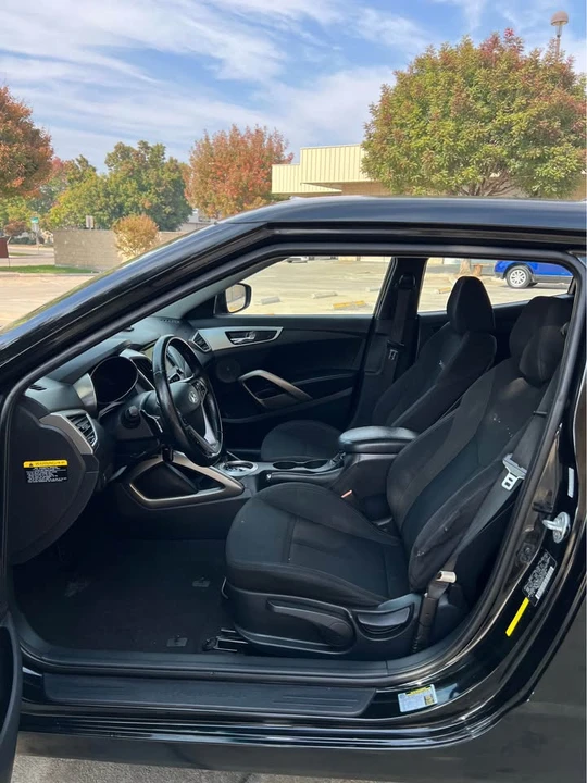 2017 Hyundai Veloster - Image 6 of 15