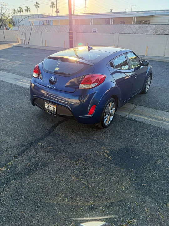 2017 Hyundai Veloster - Image 4 of 5