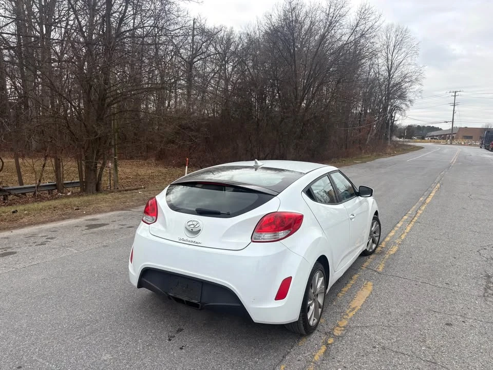 2017 Hyundai Veloster - Image 3 of 11