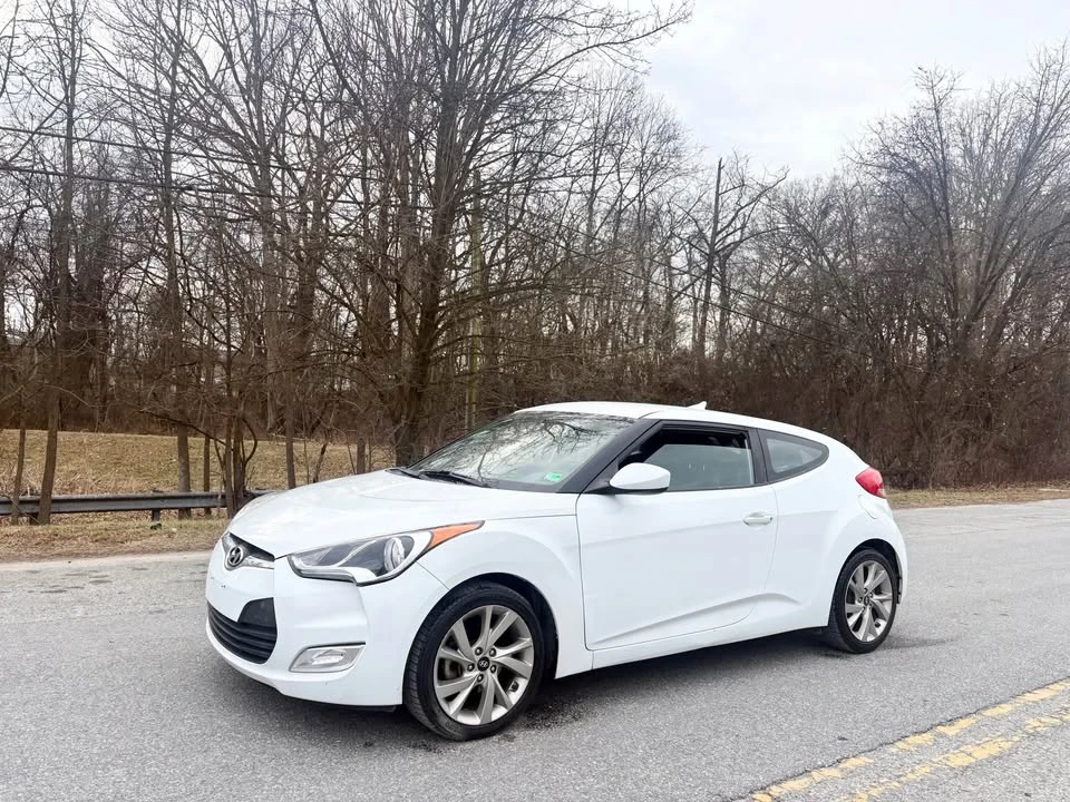 2017 Hyundai Veloster - Image 5 of 11