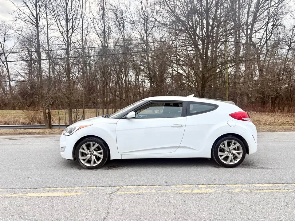 2017 Hyundai Veloster - Image 6 of 11