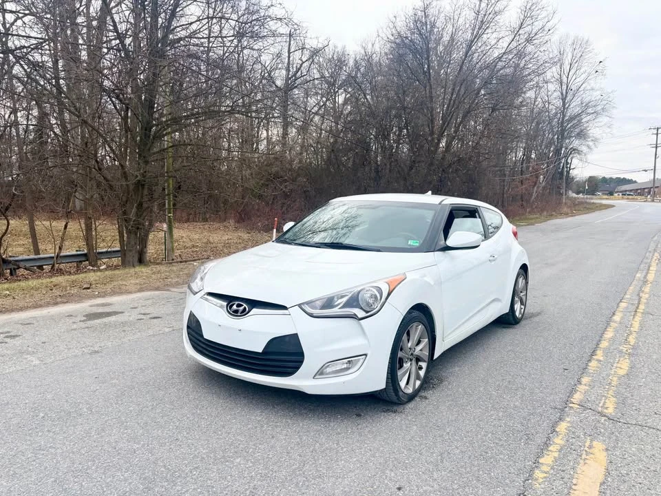 2017 Hyundai Veloster - Image 7 of 11