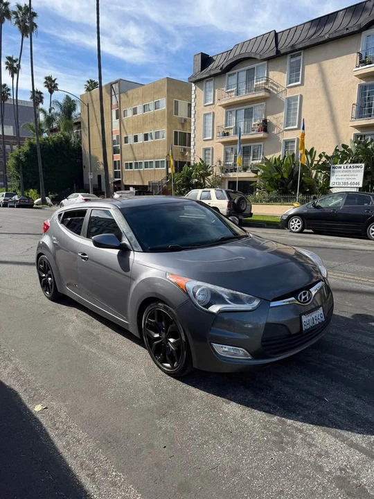 2017 Hyundai Veloster - Image 11 of 12