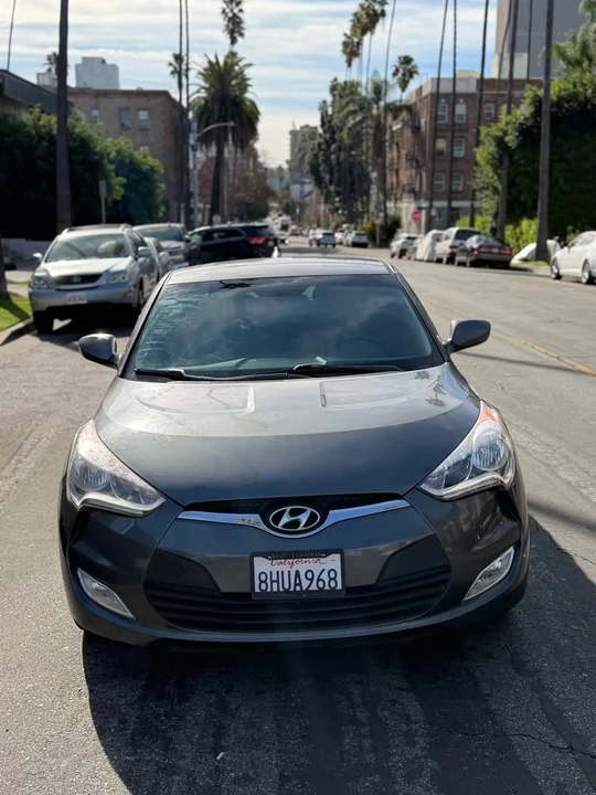 2017 Hyundai Veloster - Image 2 of 12