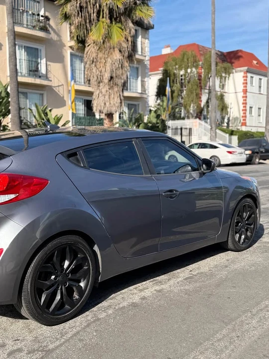 2017 Hyundai Veloster - Image 7 of 12