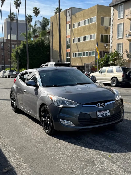 2017 Hyundai Veloster - Image 10 of 12