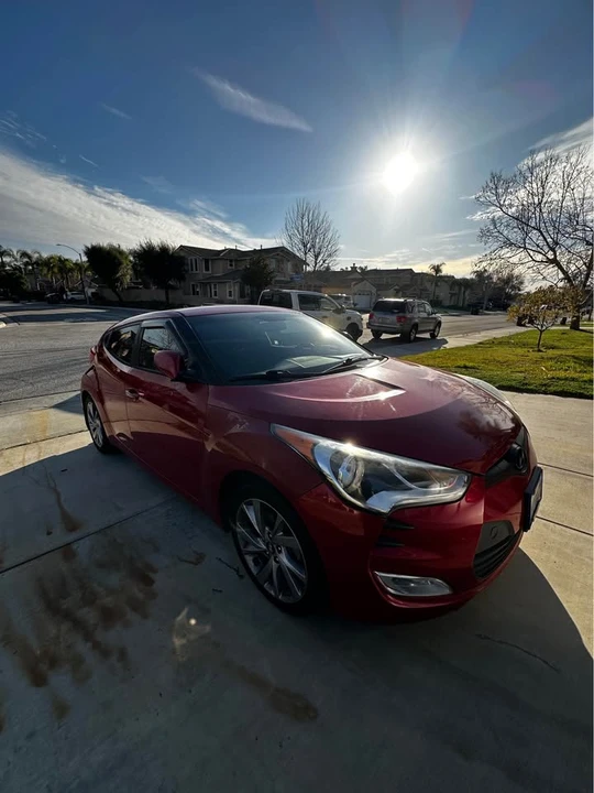 2017 Hyundai Veloster - Image 2 of 4