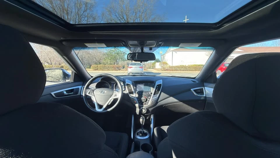 2017 Hyundai Veloster - Image 8 of 9