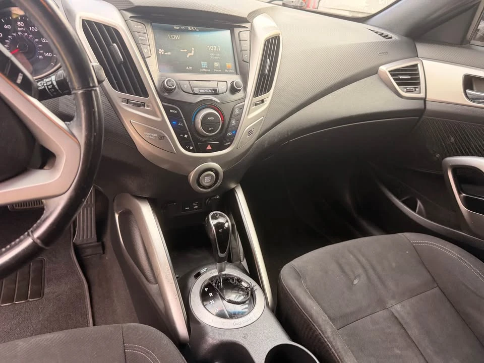 2017 Hyundai Veloster - Image 6 of 14