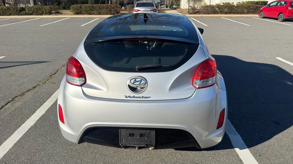 2017 Hyundai Veloster - Image 3 of 9