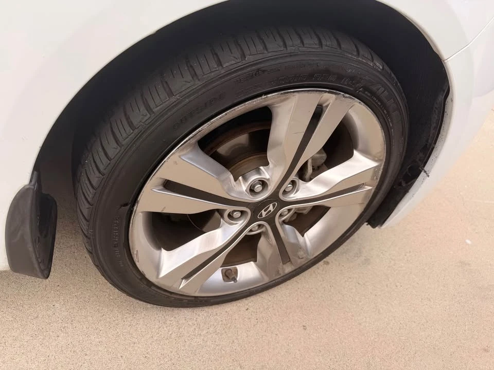 2017 Hyundai Veloster - Image 13 of 14