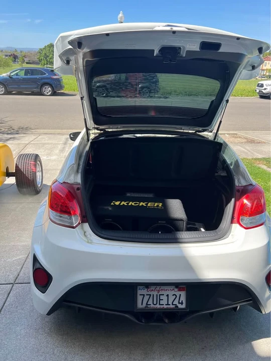 2017 Hyundai Veloster - Image 3 of 12