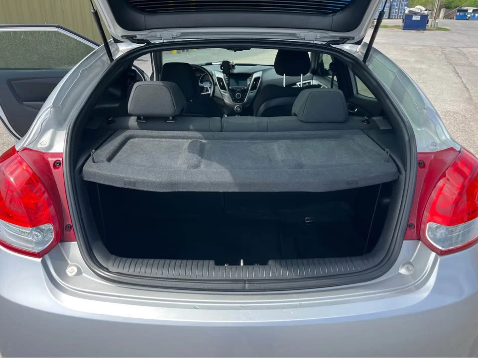 2017 Hyundai Veloster - Image 18 of 19