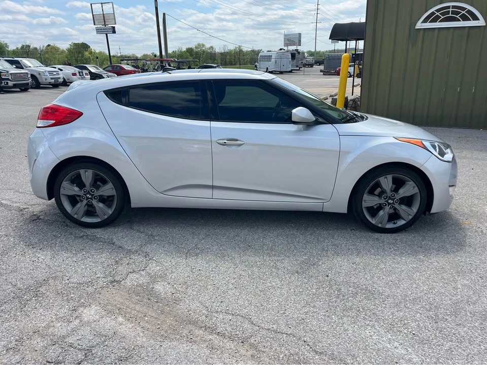 2017 Hyundai Veloster - Image 4 of 19