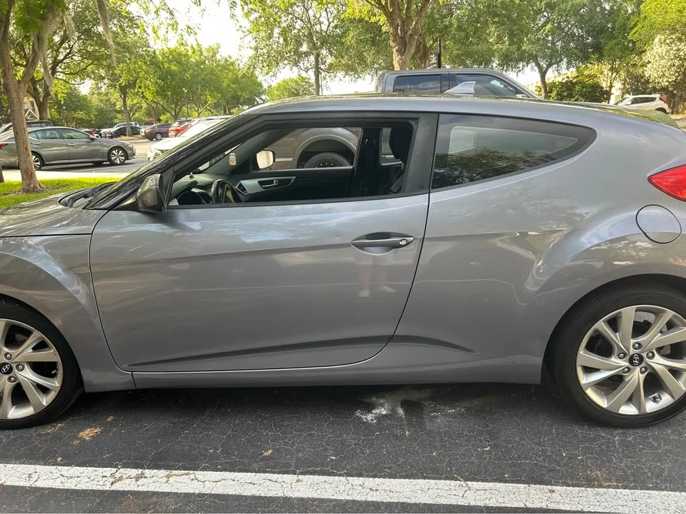 2017 Hyundai Veloster - Image 4 of 14