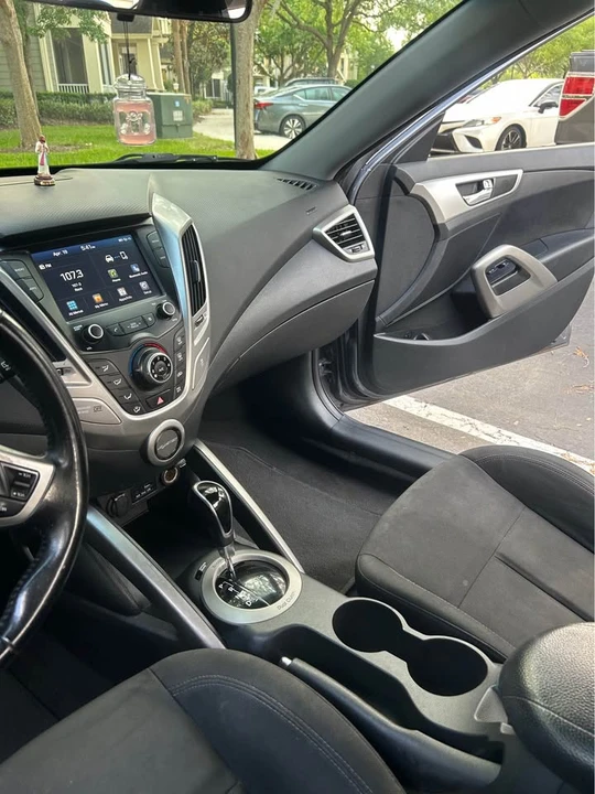 2017 Hyundai Veloster - Image 12 of 14