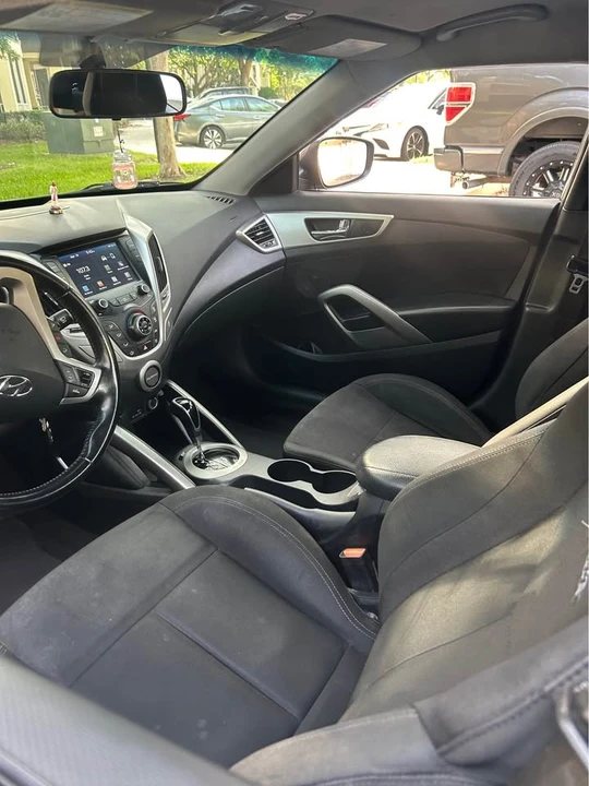 2017 Hyundai Veloster - Image 8 of 14