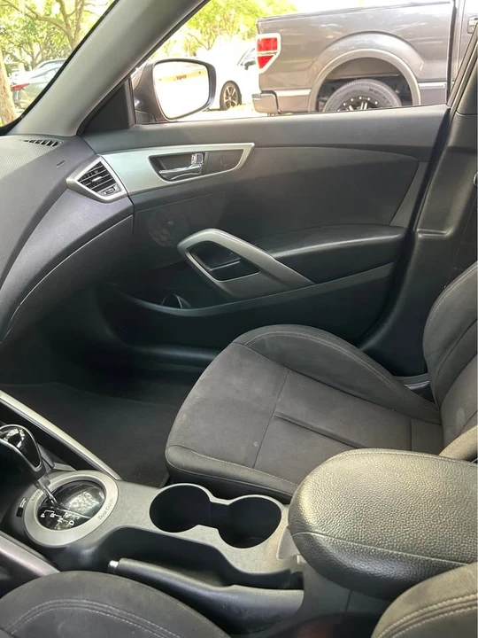 2017 Hyundai Veloster - Image 9 of 14