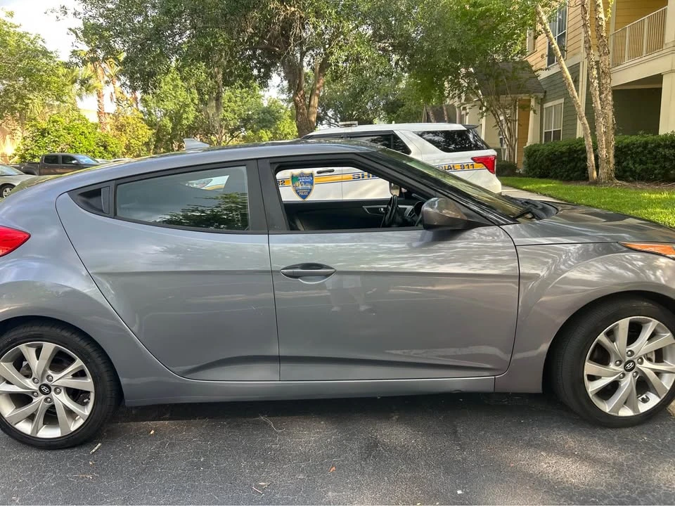 2017 Hyundai Veloster - Image 5 of 14