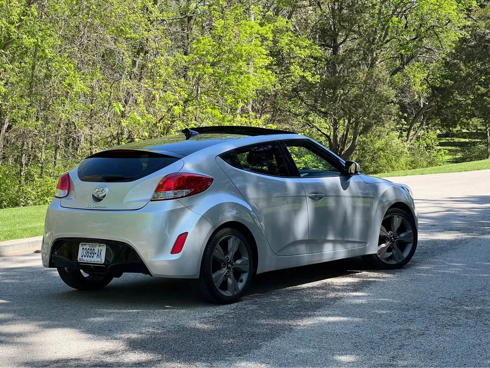 2017 Hyundai Veloster - Image 3 of 11