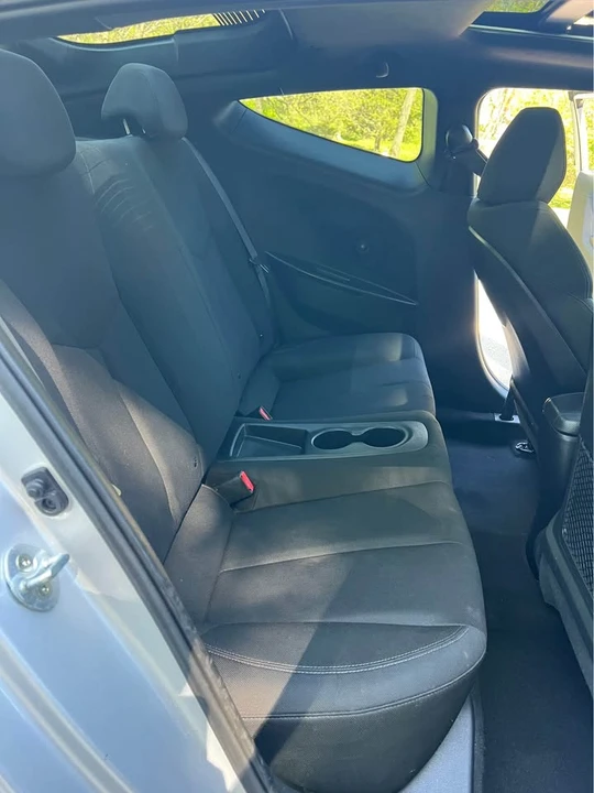 2017 Hyundai Veloster - Image 9 of 11