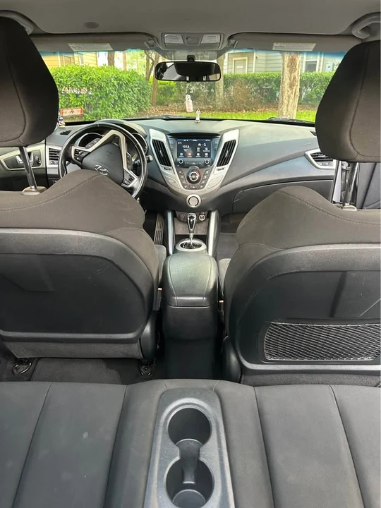 2017 Hyundai Veloster - Image 13 of 14
