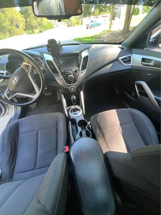 2017 Hyundai Veloster - Image 7 of 11