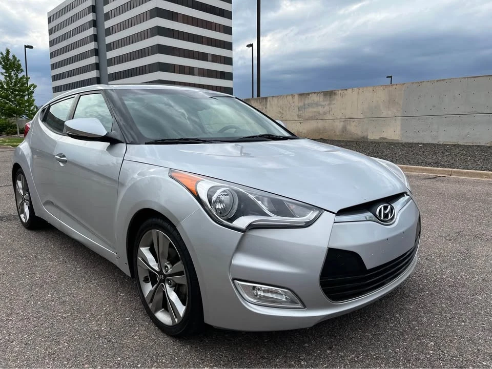 2017 Hyundai Veloster - Image 7 of 20