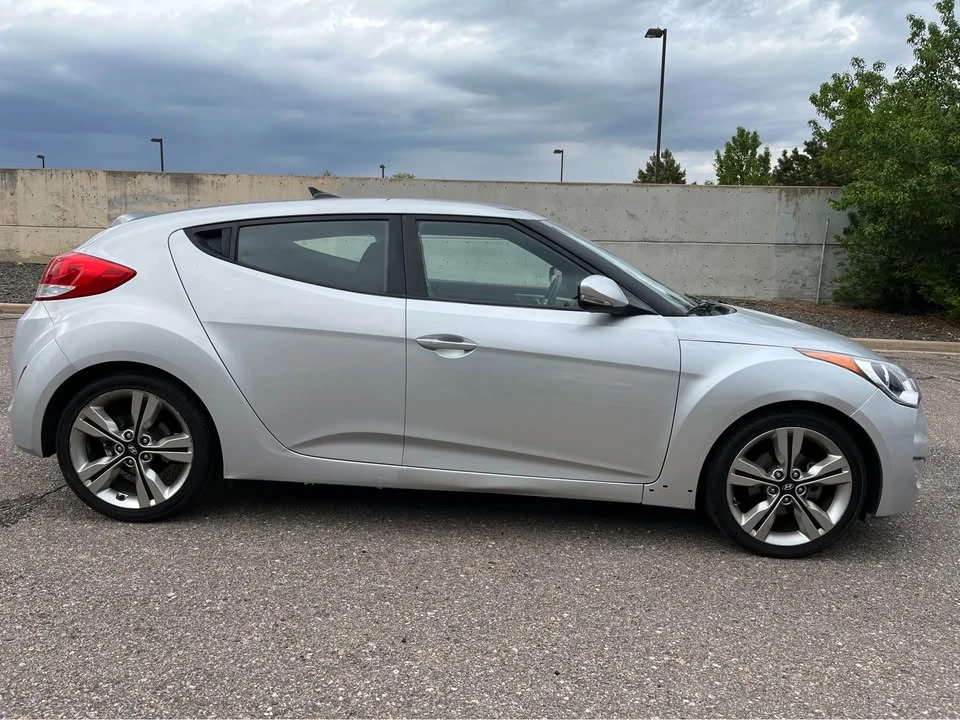 2017 Hyundai Veloster - Image 6 of 20