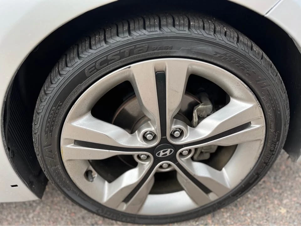 2017 Hyundai Veloster - Image 17 of 20