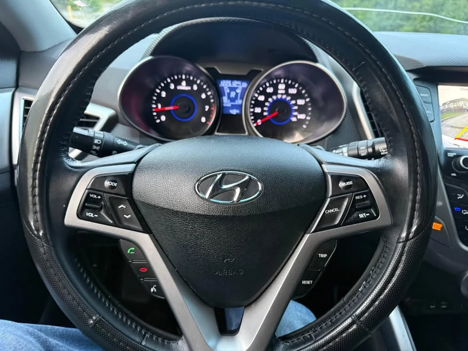 2017 Hyundai Veloster - Image 18 of 20
