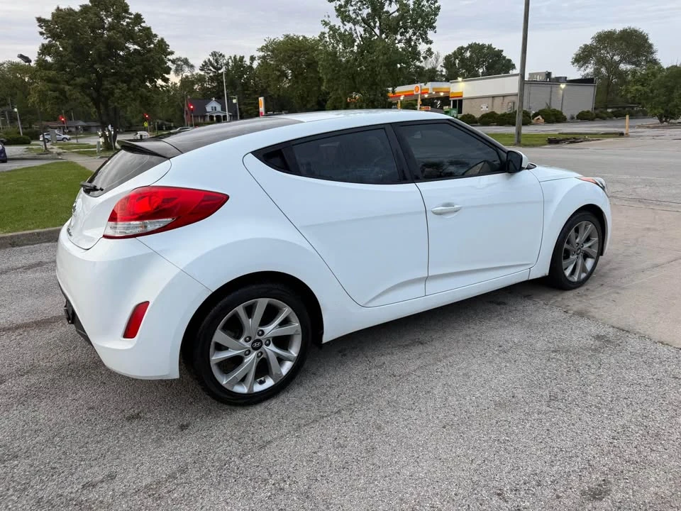 2017 Hyundai Veloster - Image 7 of 20