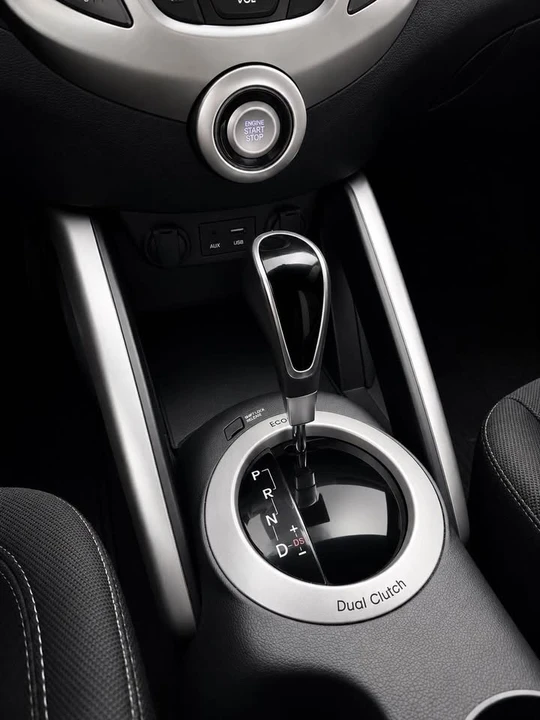 2017 Hyundai Veloster - Image 10 of 20