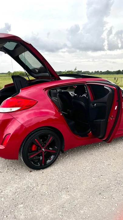 2017 Hyundai Veloster - Image 16 of 20